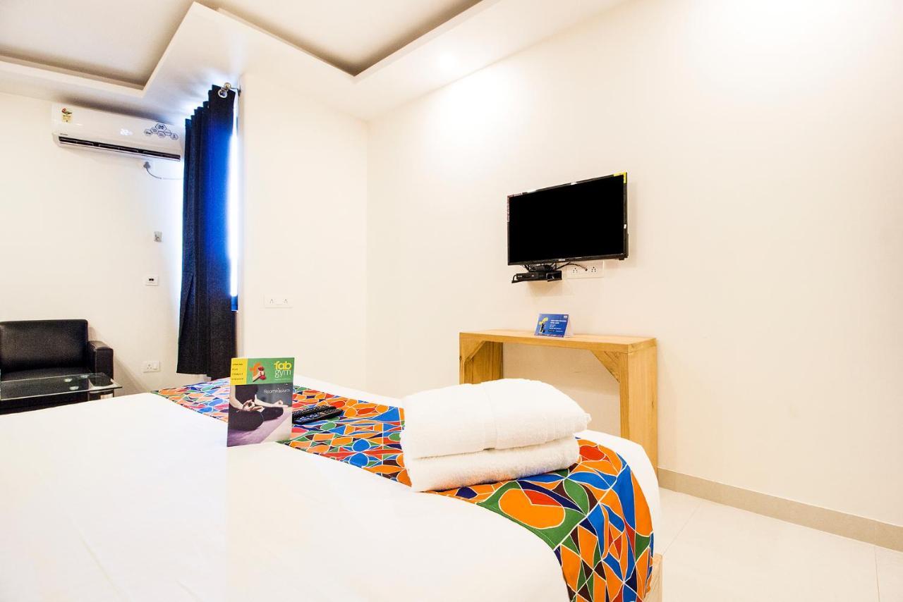 Fabhotel Modesty Delhi Airport Нью-Дели Экстерьер фото