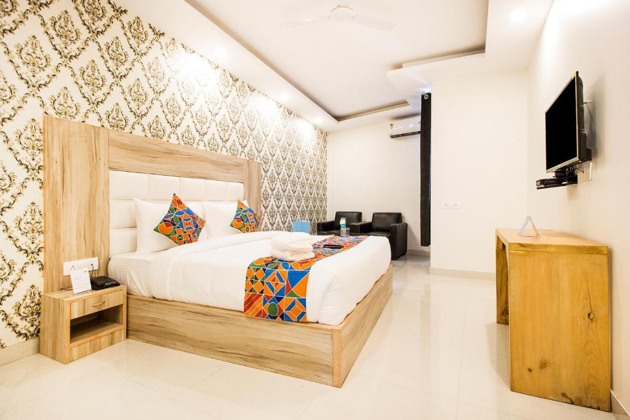 Fabhotel Modesty Delhi Airport Нью-Дели Экстерьер фото